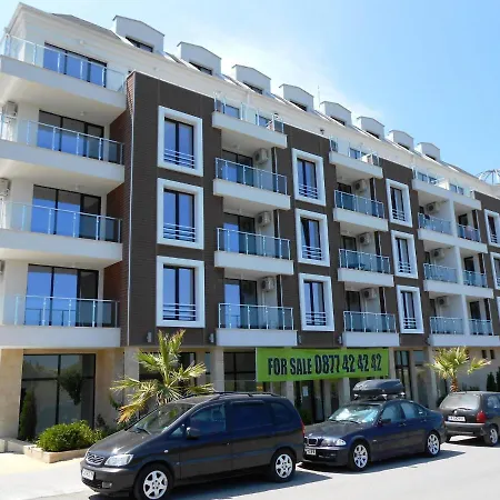 Sea View Free Parking 公寓式酒店 4*