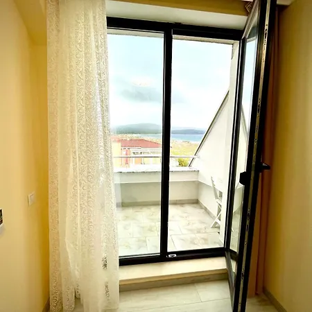 Lejlighedshotel Sea View Free Parking 4*