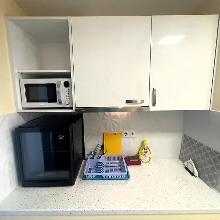 Sea View Free Parking 公寓式酒店 4*