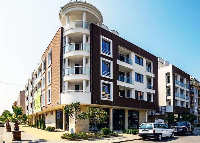 Sea View Free Parking Aparthotel