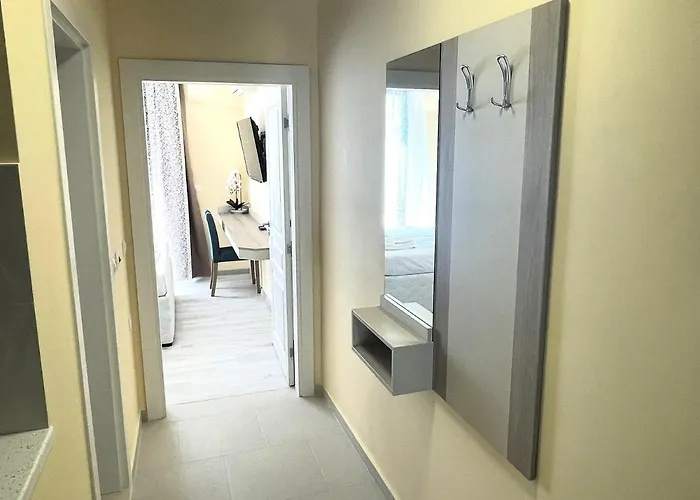 Sea View Free Parking Aparthotel 4*